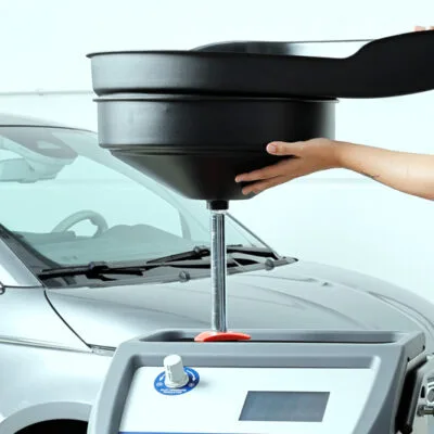 سائل E-CARE Fluid: الحل الأمثل لتعزيز أداء بطارية سيارتك الكهربائية أو الهجينة