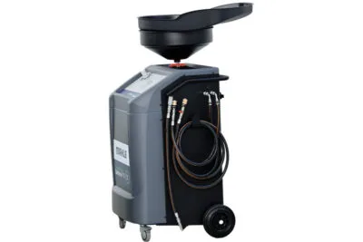 سائل E-CARE Fluid: الحل الأمثل لتعزيز أداء بطارية سيارتك الكهربائية أو الهجينة