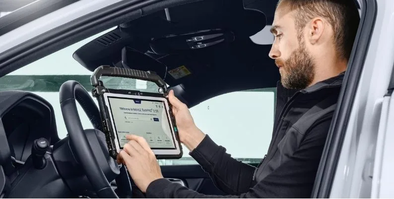 جهاز تشخيص أعطال السيارات المتطور من Brain Bee، يتيح لك فحص وتحليل الأعطال بدقة عالية. اضغط للحصول على التفاصيل والمنتجات المتوفرة.