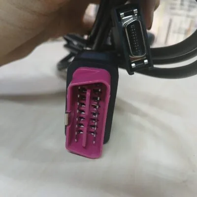كابل تشخيص الأعطال من CARMAN OBD-II(DLC) 16-Pin صورة قريبة كابل تشخيص الأعطال من CARMAN OBD-II(DLC) 16-Pin صورة قريبة