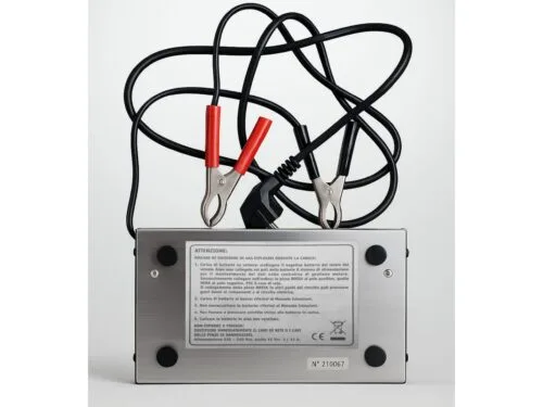 جهاز شحن وصيانة البطاريات SC212E