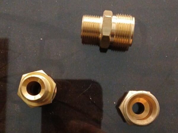 WhatsApp20Image202026-03-0520at2012.51.0820PM-1.jpeg وصلة تحويل نبل (Reducing Hex Nipple) مصنوعة من النحاس